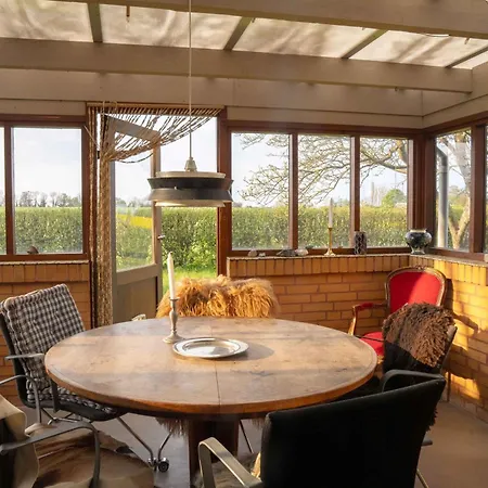 Renovated Country 50 M From The Sea