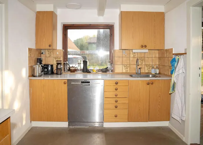 Renovated Country 50 M From The Sea *